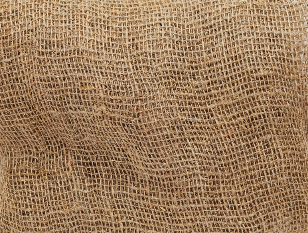 Natuurlijke stoffen: trends in zomerinterieur 2026